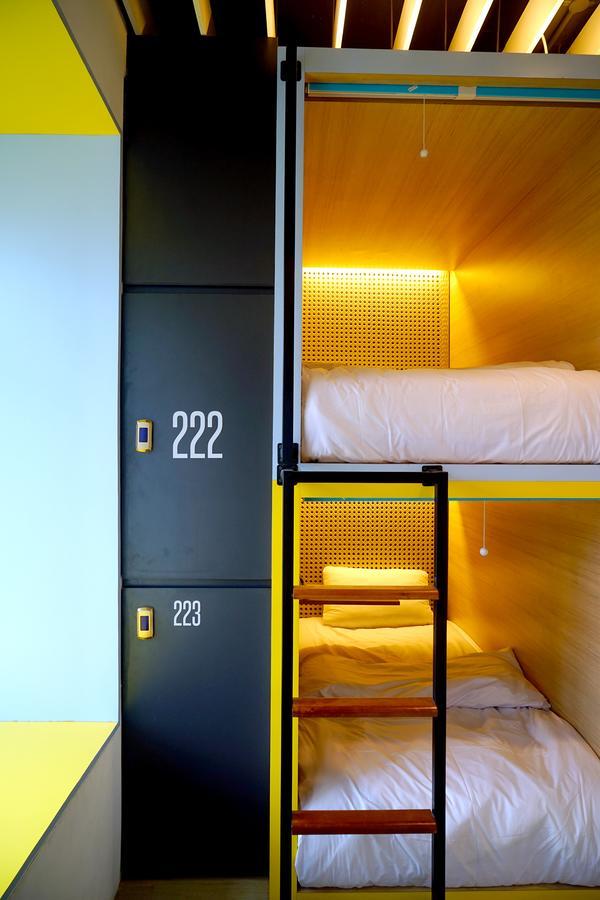 Borough Capsule Hostel Bali Legian Dış mekan fotoğraf