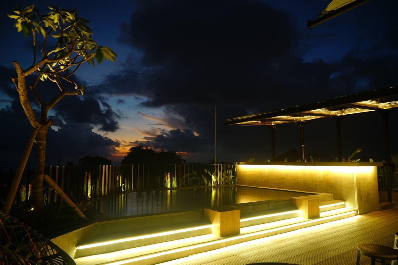 Borough Capsule Hostel Bali Legian Dış mekan fotoğraf