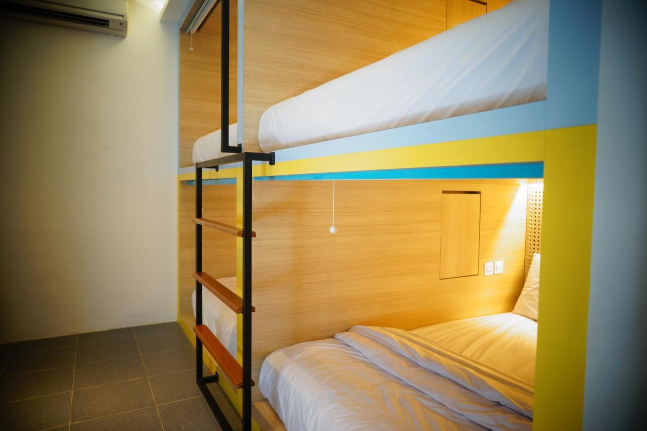 Borough Capsule Hostel Bali Legian Dış mekan fotoğraf