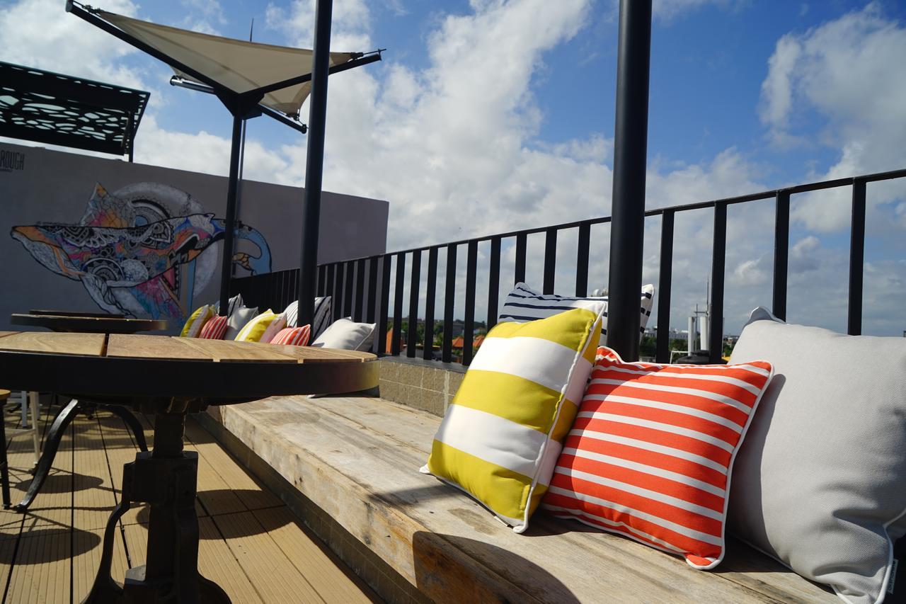 Borough Capsule Hostel Bali Legian Dış mekan fotoğraf